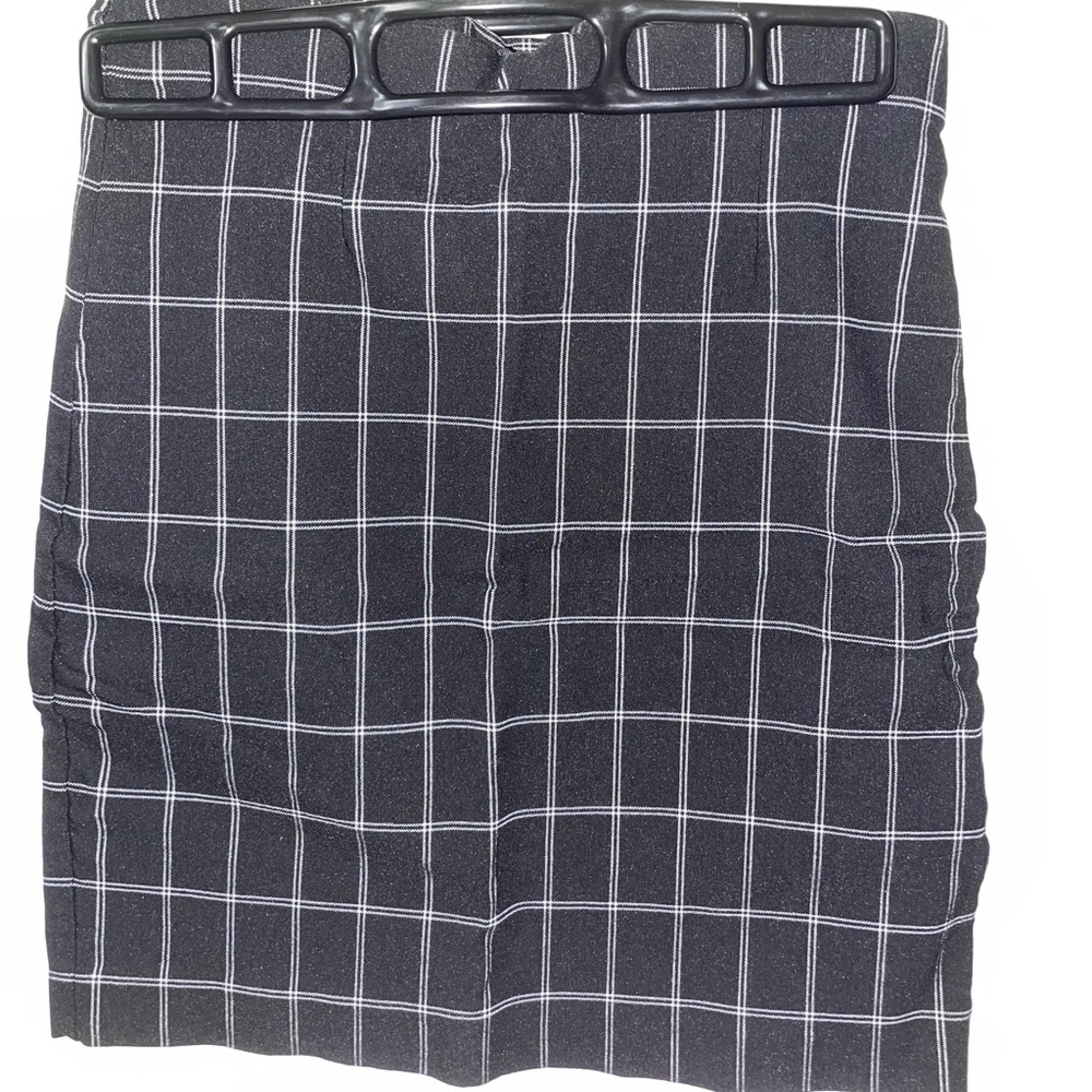 Dynamite mini skirt in size small